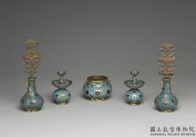 图片[4]-Vase from the set of five altar pieces with plum-blossom decoration in cloisonne enamels, Qing dynasty, Kangxi reign (1662-1722)-China Archive